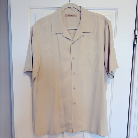 Tommy Bahama Hawaiian 100% Silk Shirt Men’s Size M - Picture 1 of 7
